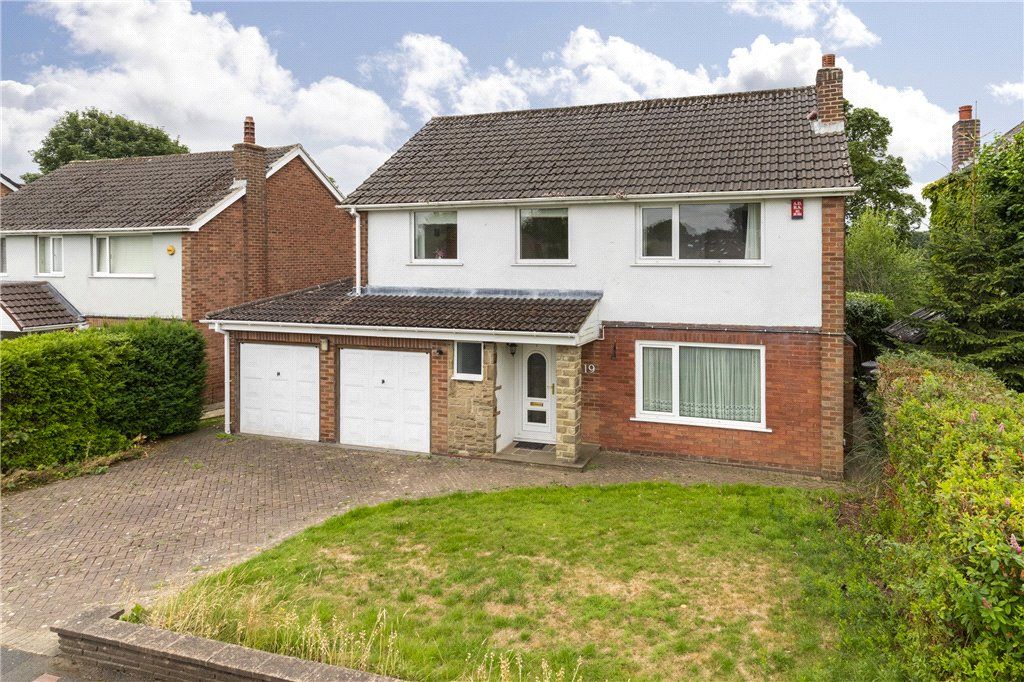 4 bed detached house for sale in Long Meadows, Bramhope, Leeds LS16, £650,000