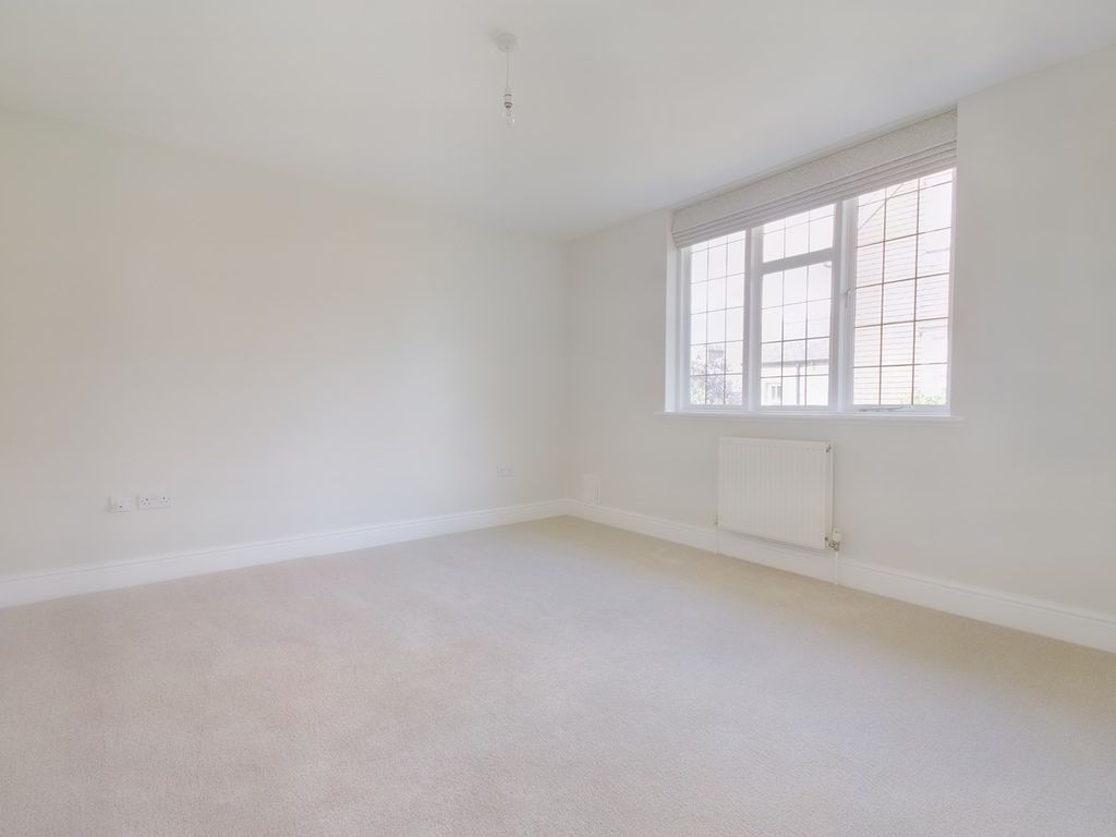 2 bed flat for sale in The Avenue, York YO30, £355,000
