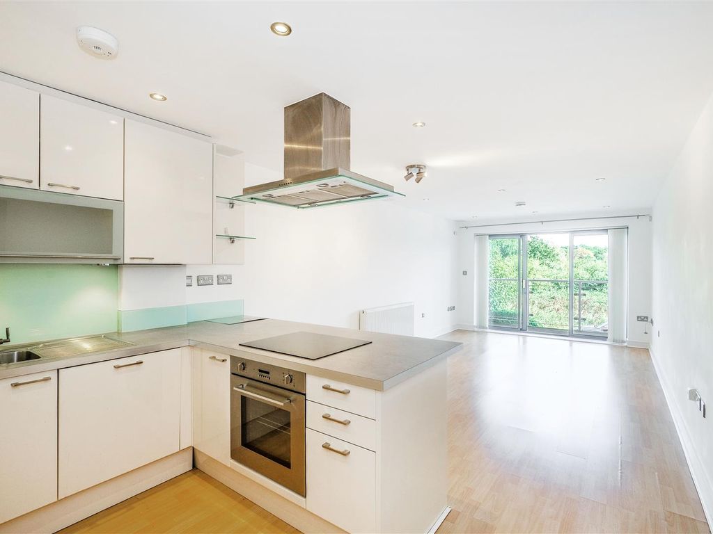 2 bed flat for sale in Forest View, London E4, £485,000