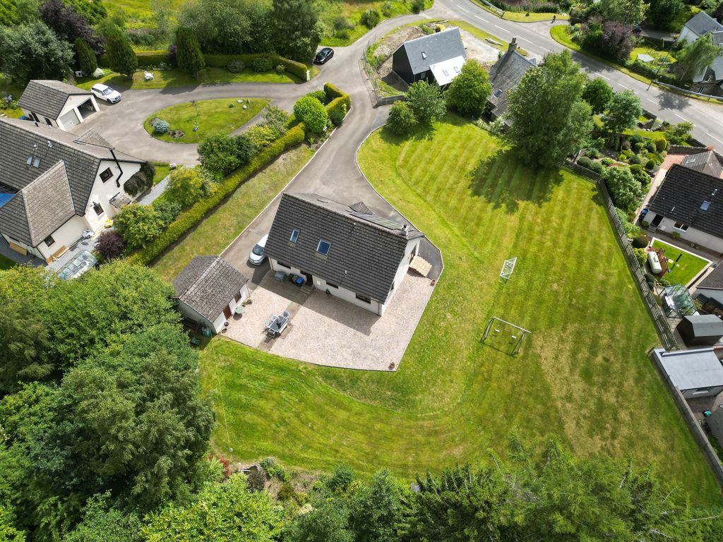 5 bed detached house for sale in Pitlochry PH16, £450,000