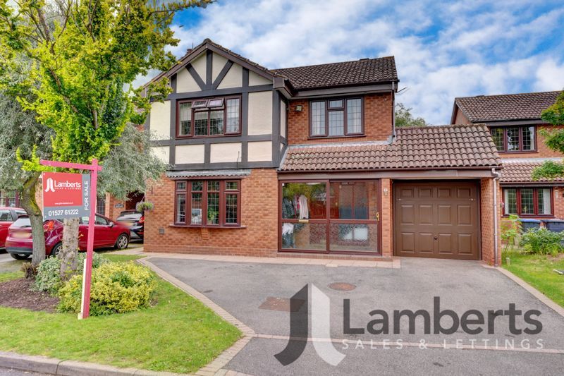 4 bed detached house for sale in Riverside, Studley B80, £550,000