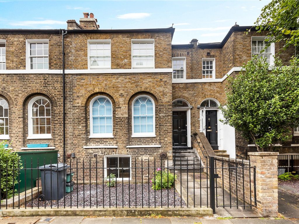 1 bed flat for sale in Shepperton Road, London N1, £450,000