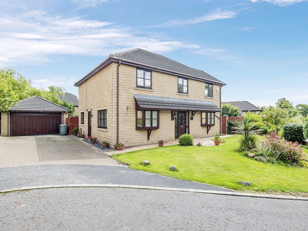 5 bed detached house for sale in The Boundary, Bradford BD8, £500,000