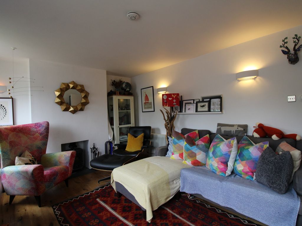 3 bed semi-detached house for sale in Barnard Cl, Newport, Saffron Walden CB11, £425,000
