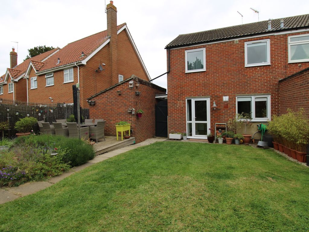 3 bed semi-detached house for sale in Barnard Cl, Newport, Saffron Walden CB11, £425,000