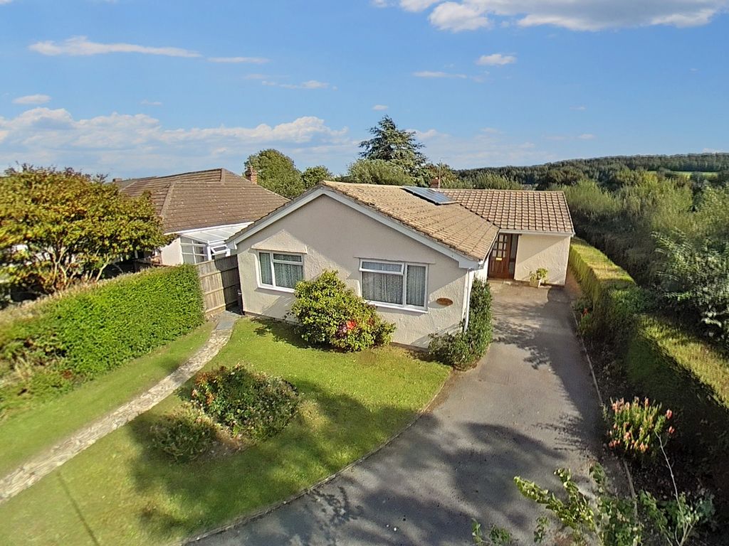 4 bed detached bungalow for sale in Whitecross Lane, Banwell, North Somerset. BS29, £440,000