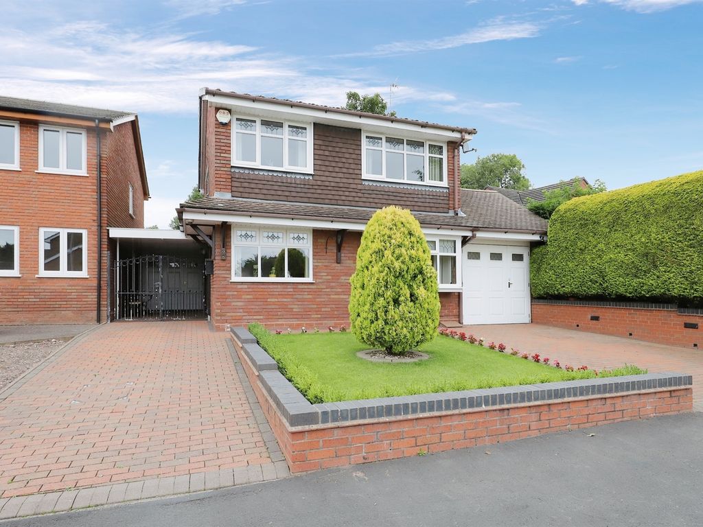 4 bed detached house for sale in Church Road, Shareshill, Wolverhampton WV10, £385,000