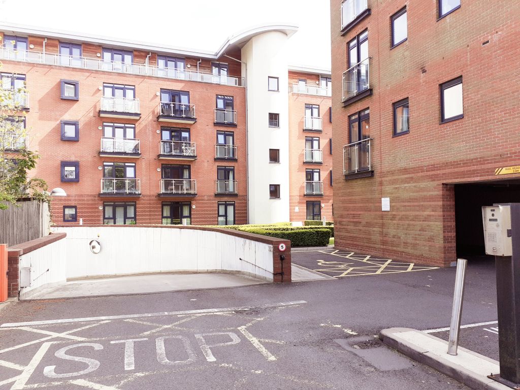 1 bed flat to rent in Union Road, Solihull B91, £2,600 pcm