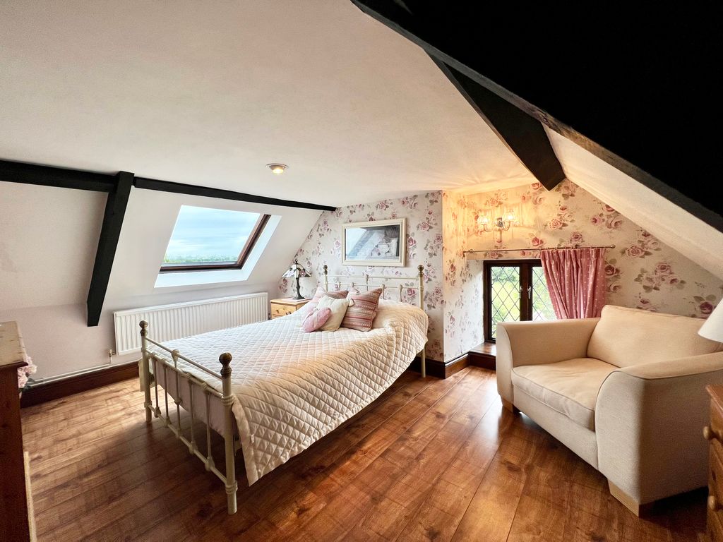 6 bed detached house for sale in Long Thorn Lane, Upper Strode, Regil BS40, £1,550,000