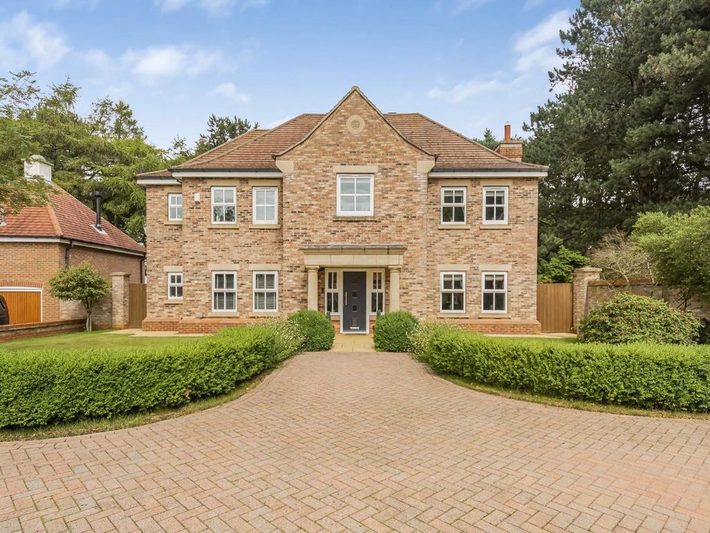 5 bed detached house for sale in Oak Tree Way, Brandesburton, Driffield YO25, £775,000