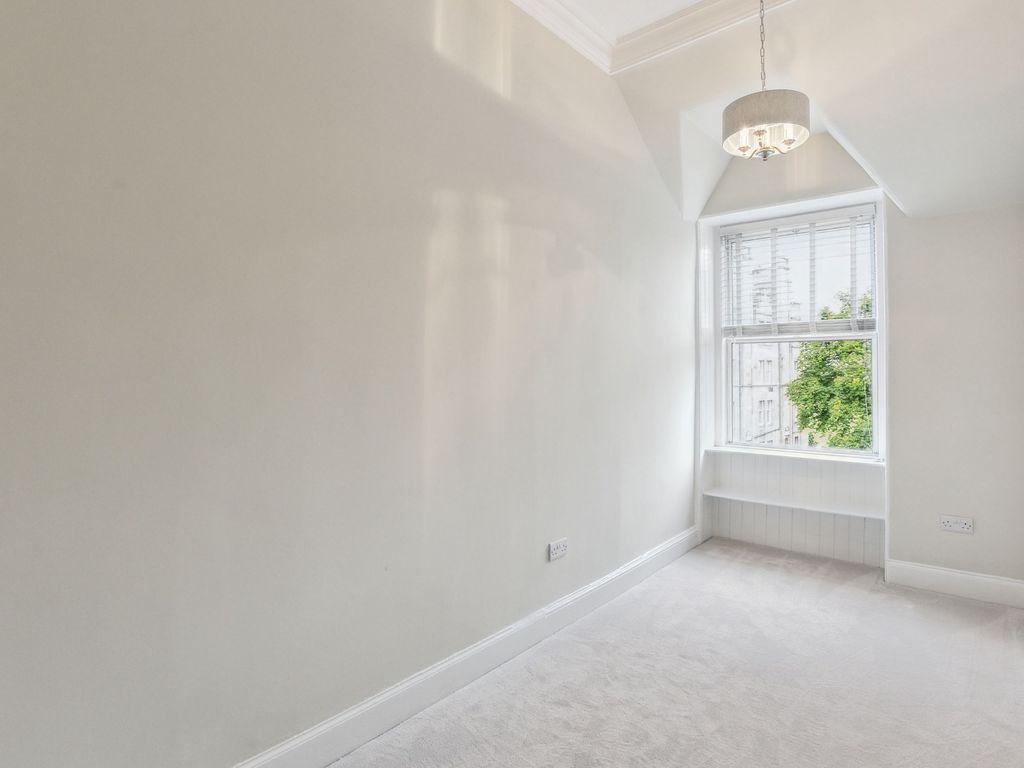 3 bed flat for sale in Bruntsfield Place, Bruntsfield, Edinburgh EH10, £400,000