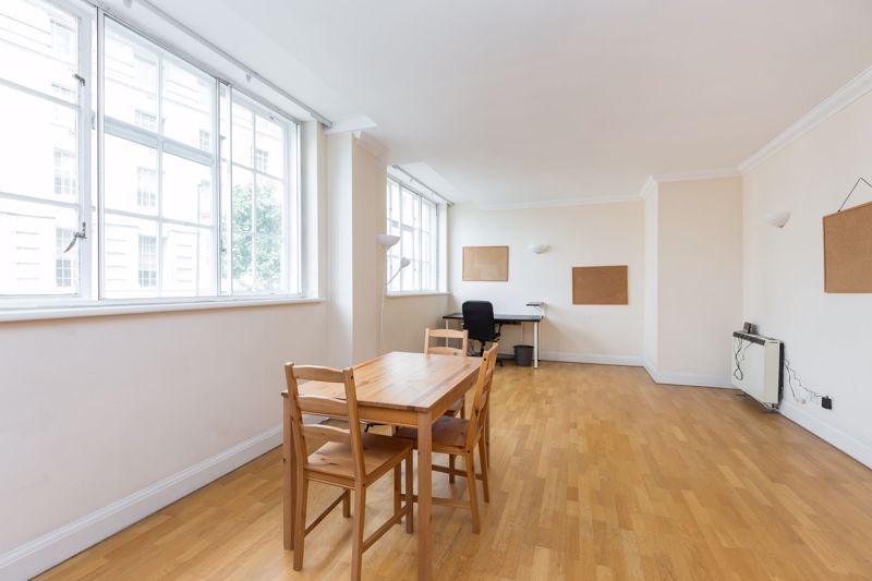 3 bed flat for sale in County Hall, London SE1, £1,100,000