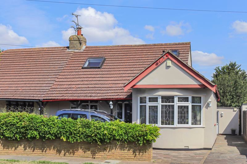 4 bed property for sale in Selwyn Road, Southend-On-Sea SS2, £400,000