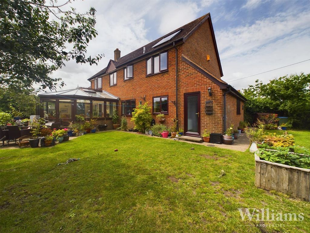 5 bed detached house for sale in Bowling Alley, Oving, Aylesbury HP22, £700,000
