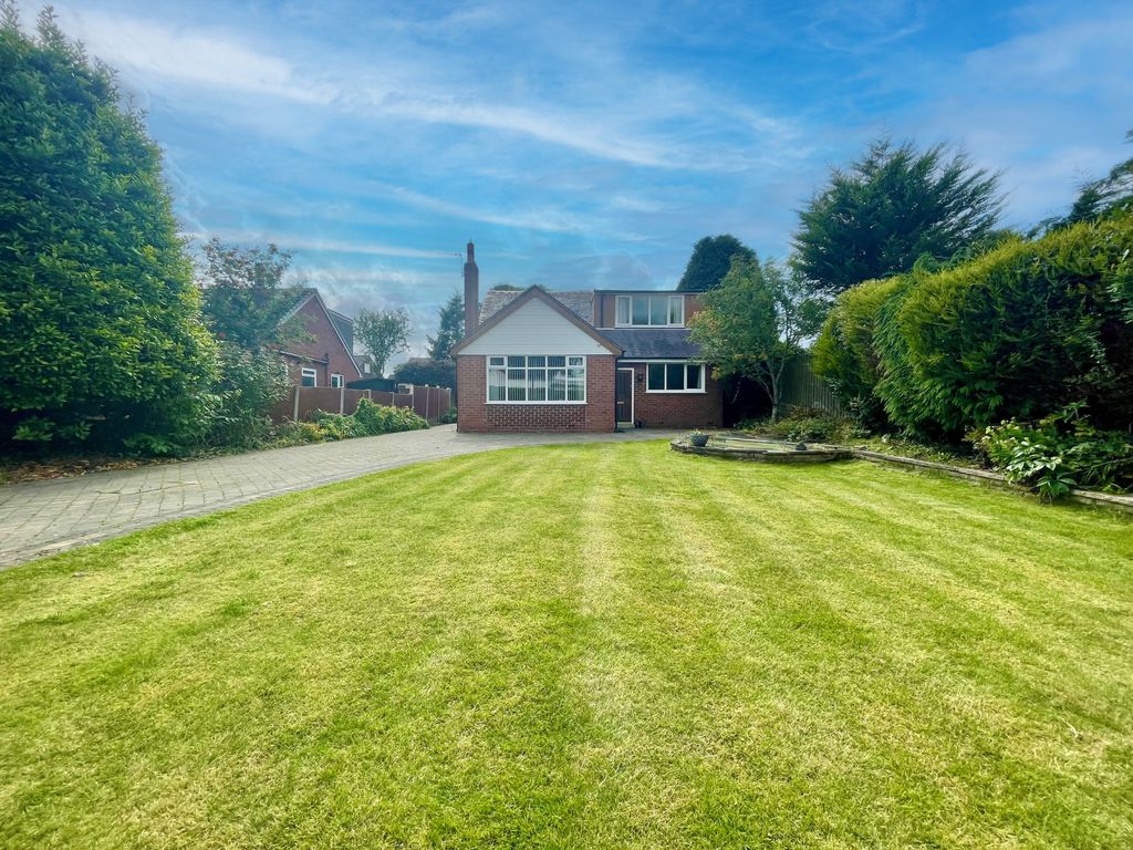 3 bed detached house for sale in Low Croft, Woodplumpton, Preston PR4, £349,950