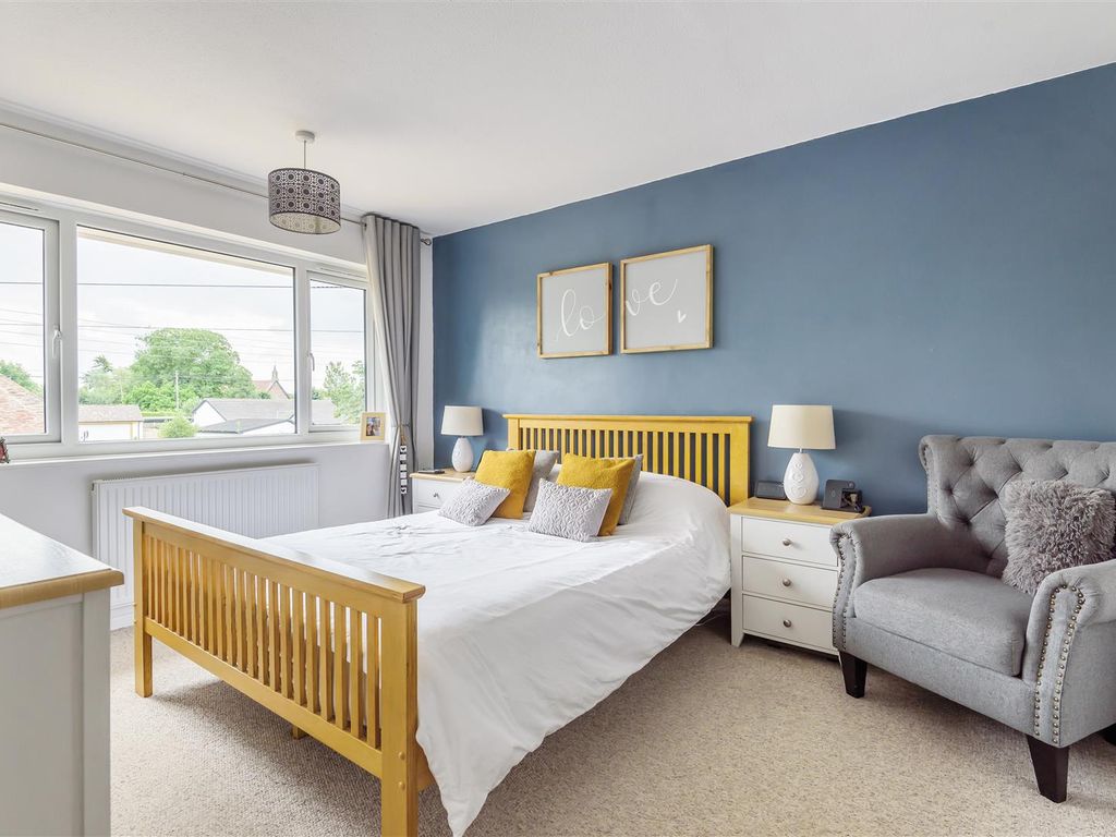 3 bed semi-detached house for sale in Swingbridge, Bathpool, Taunton TA2, £375,000