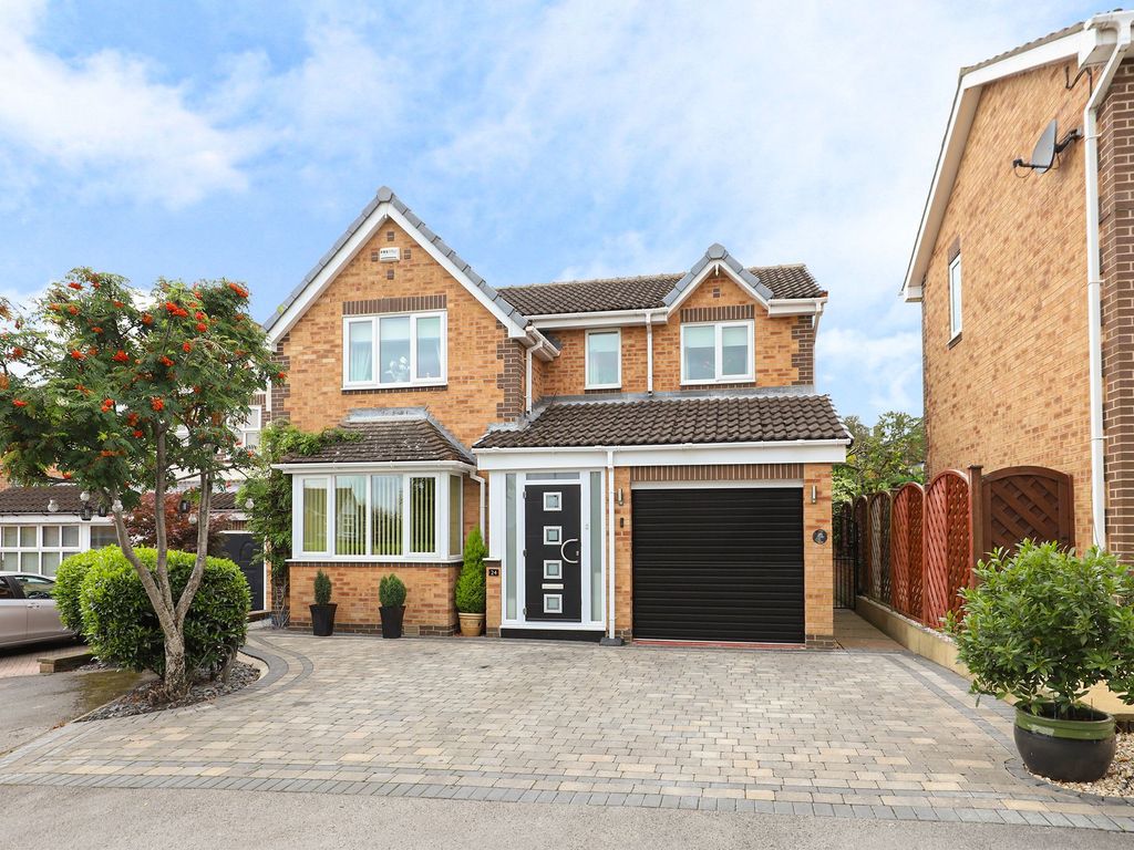 4 bed detached house for sale in Farm View Gardens, Hackenthorpe S12, £350,000