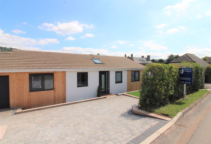3 bed bungalow for sale in Dixton Close, Monmouth NP25, £450,000