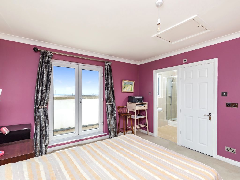 3 bed flat for sale in Britannia Court, Brighton Marina Village, Brighton BN2, £675,000