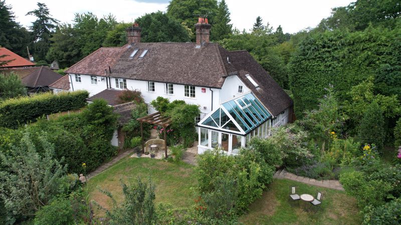 3 bed property for sale in Hindhead Road, Hindhead GU26, £749,950