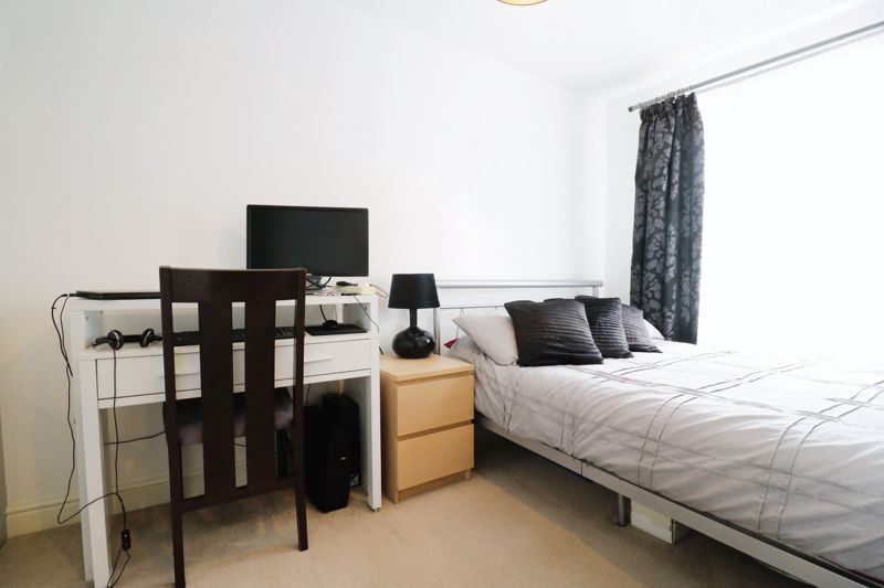 4 bed town house for sale in Chadwick Road, Slough SL3, £515,000