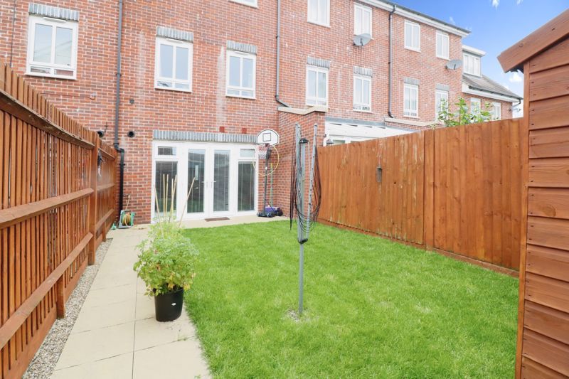 4 bed town house for sale in Chadwick Road, Slough SL3, £515,000
