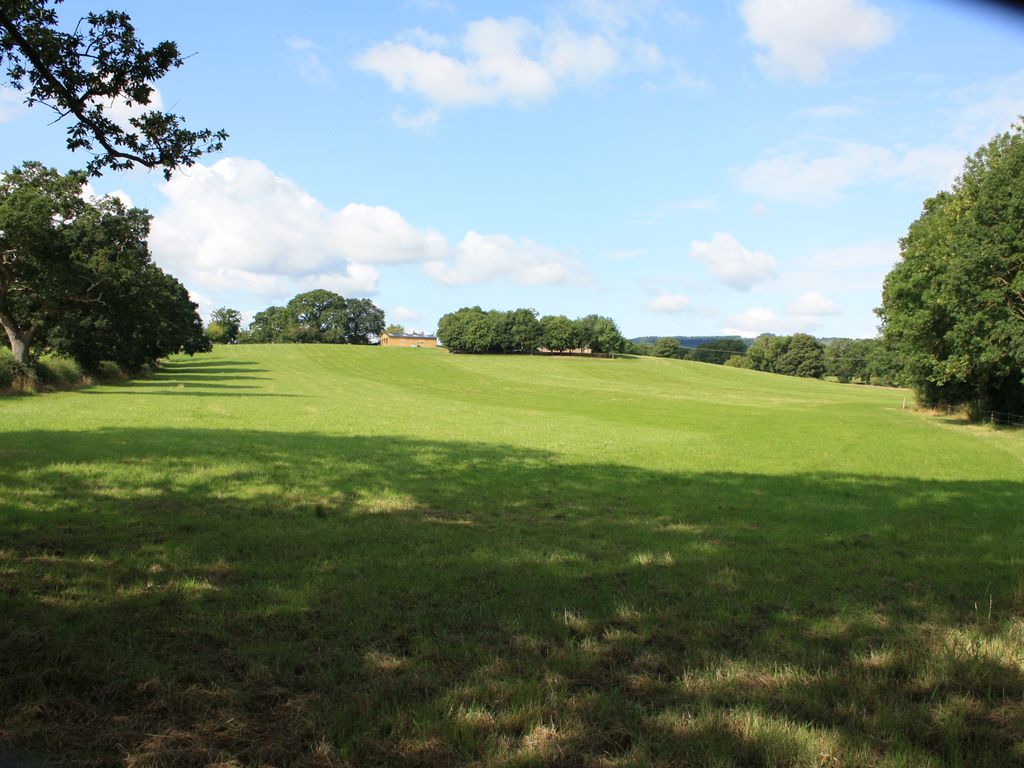 Land for sale in The Hen House, Taynton, Gloucestershire GL19, £795,000