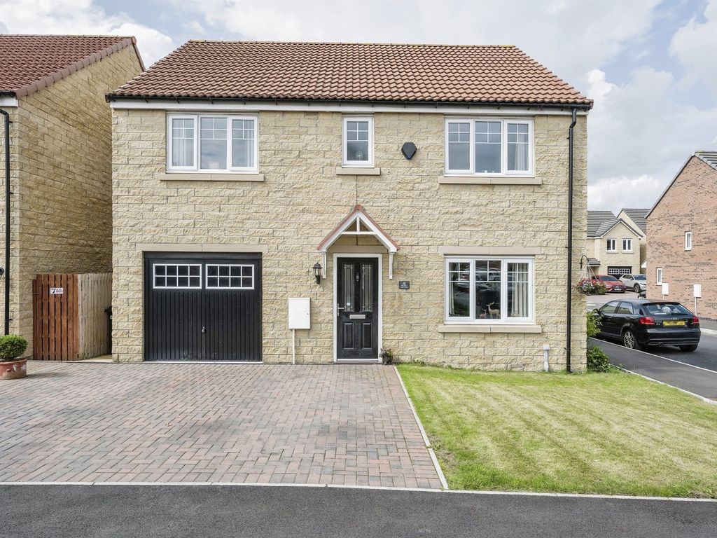 5 bed detached house for sale in Fillies Avenue, Bessacarr, Doncaster DN4, £385,000