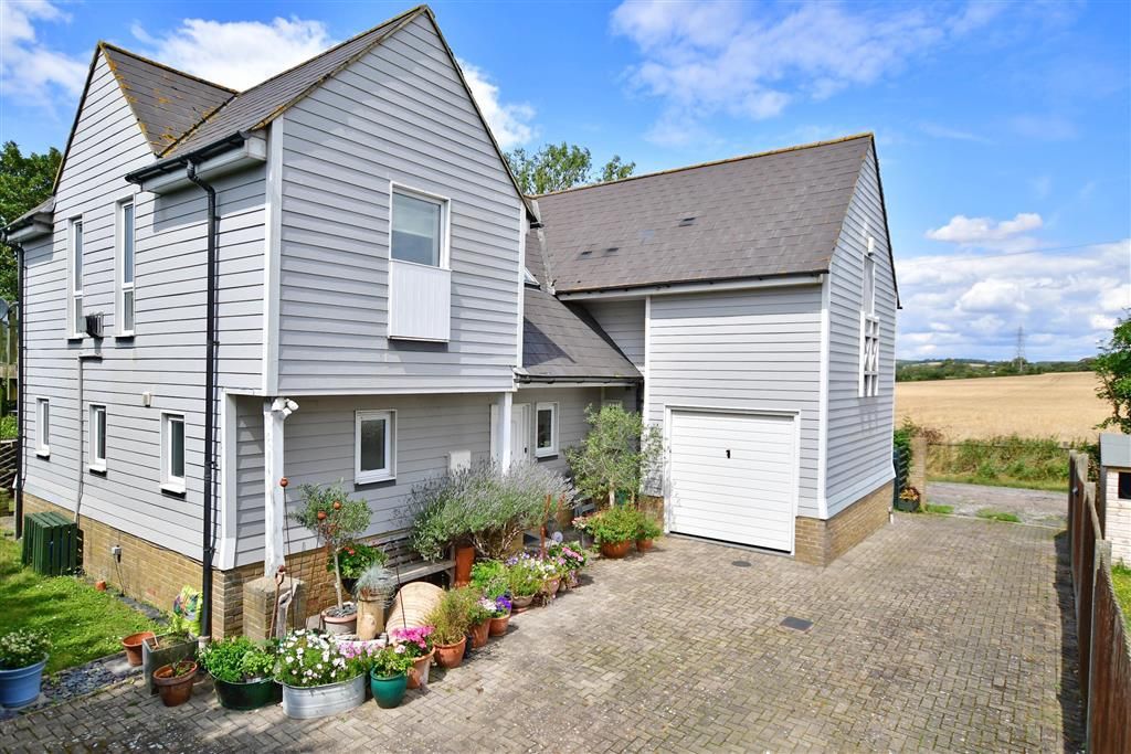 3 bed detached house for sale in High Street, Wouldham, Rochester, Kent ME1, £500,000