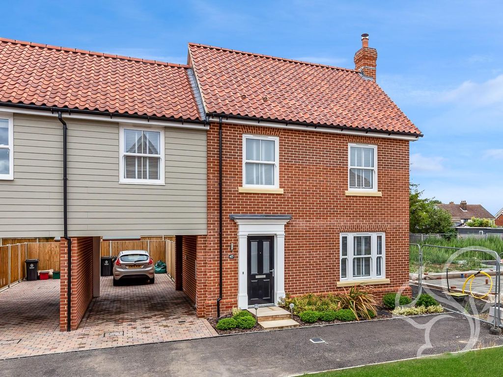 3 bed link-detached house for sale in Rose Fields, Lawford, Manningtree CO11, £375,000