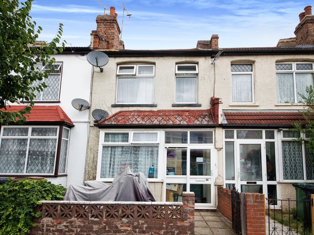 2 bed terraced house for sale in Kimberley Road, London E17, £400,000