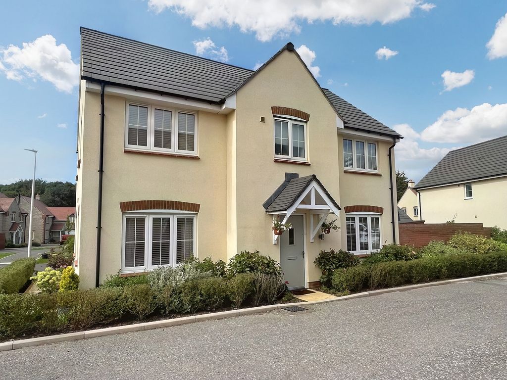 4 bed detached house for sale in Muntjac Road, Langford, Bristol. BS40, £439,995