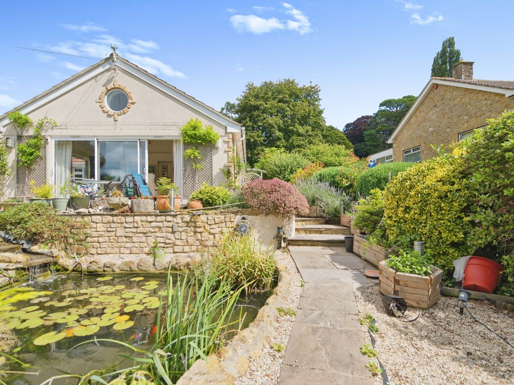 3 bed detached bungalow for sale in Wadham Close, Ilminster TA19, £545,000