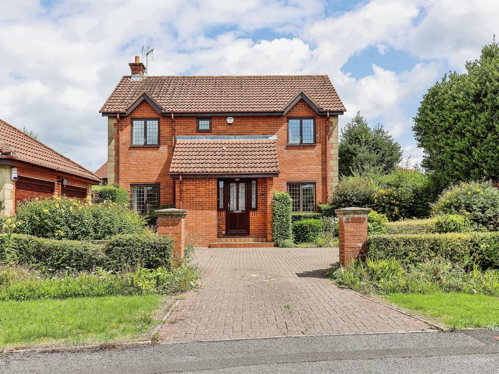 4 bed detached house for sale in Fairthorn Close, Thornhill, Cardiff CF14, £600,000