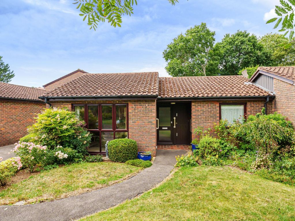 2 bed bungalow for sale in Jackson Close, Elmbridge Village, Cranleigh, Surrey GU6, £485,000