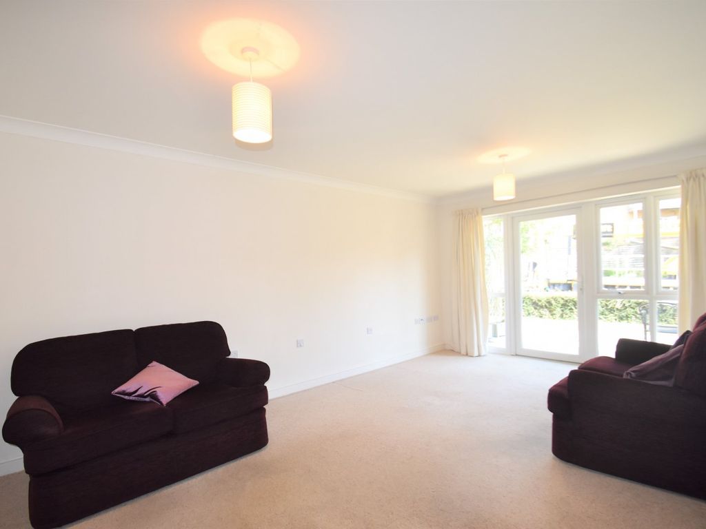 2 bed flat for sale in Patrons Way East, Denham Garden Village, Denham, Buckinghamshire UB9, £425,000