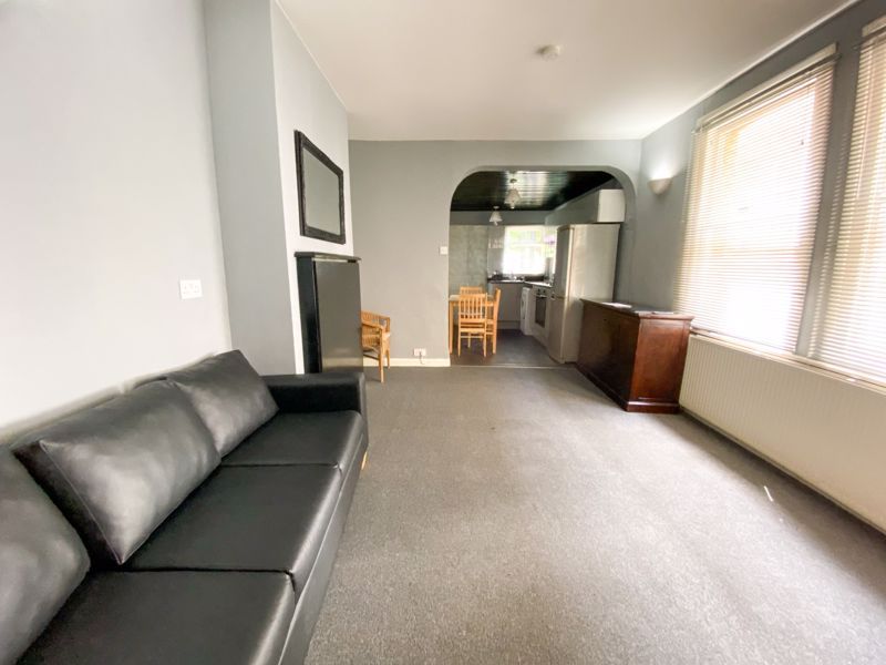 2 bed flat for sale in Coniston Road, London N17, £350,000