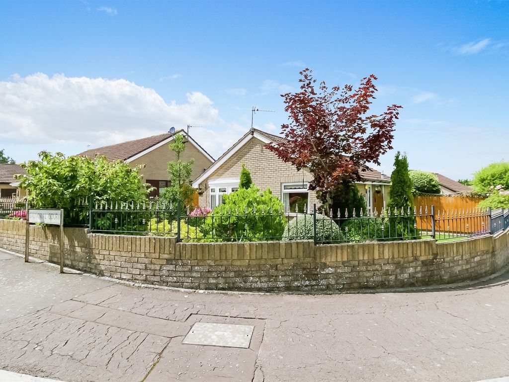 3 bed detached bungalow for sale in Lakin Drive, Barry CF62, £330,000