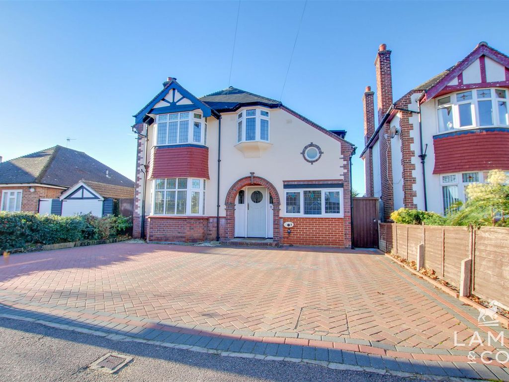 5 bed detached house for sale in College Road, Clacton-On-Sea CO15, £440,000