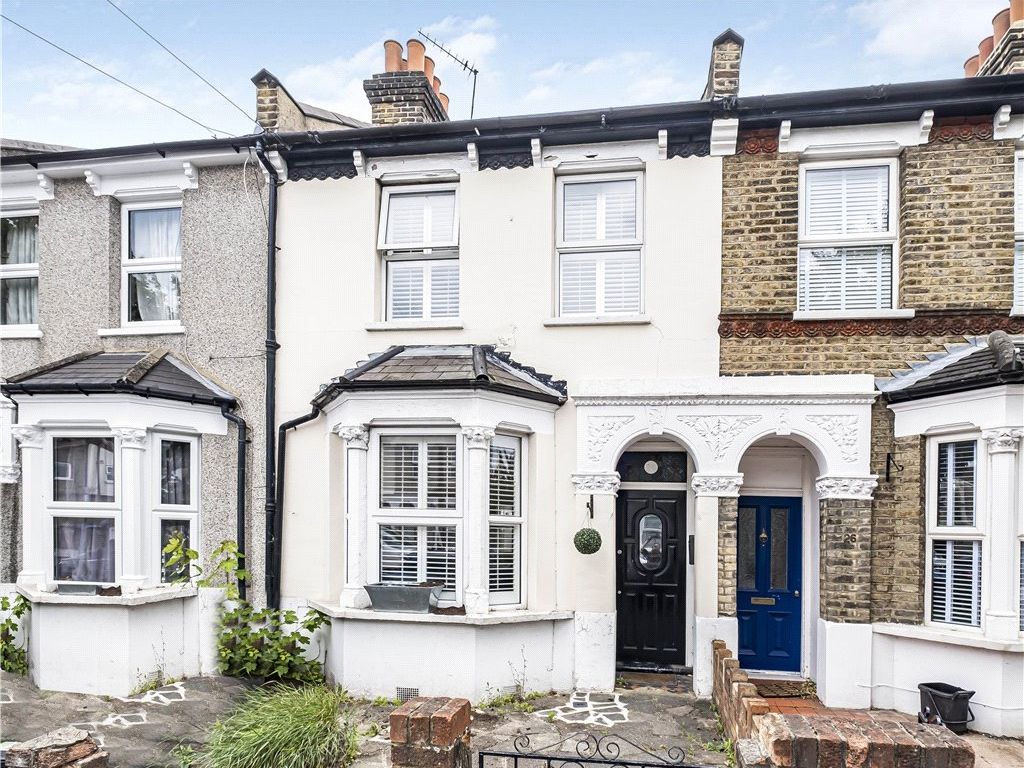 2 bed terraced house for sale in Pembroke Road, London SE25, £400,000