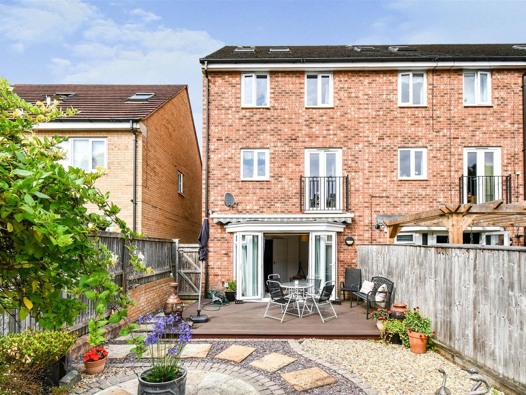 5 bed town house for sale in Principal Rise, Dringhouses, York YO24, £460,000