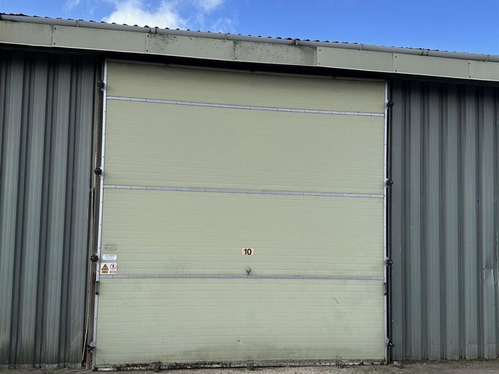 Commercial property to let in Mock Beggar Farm, Buckland, Sittingbourne ME9, £6,000 pa