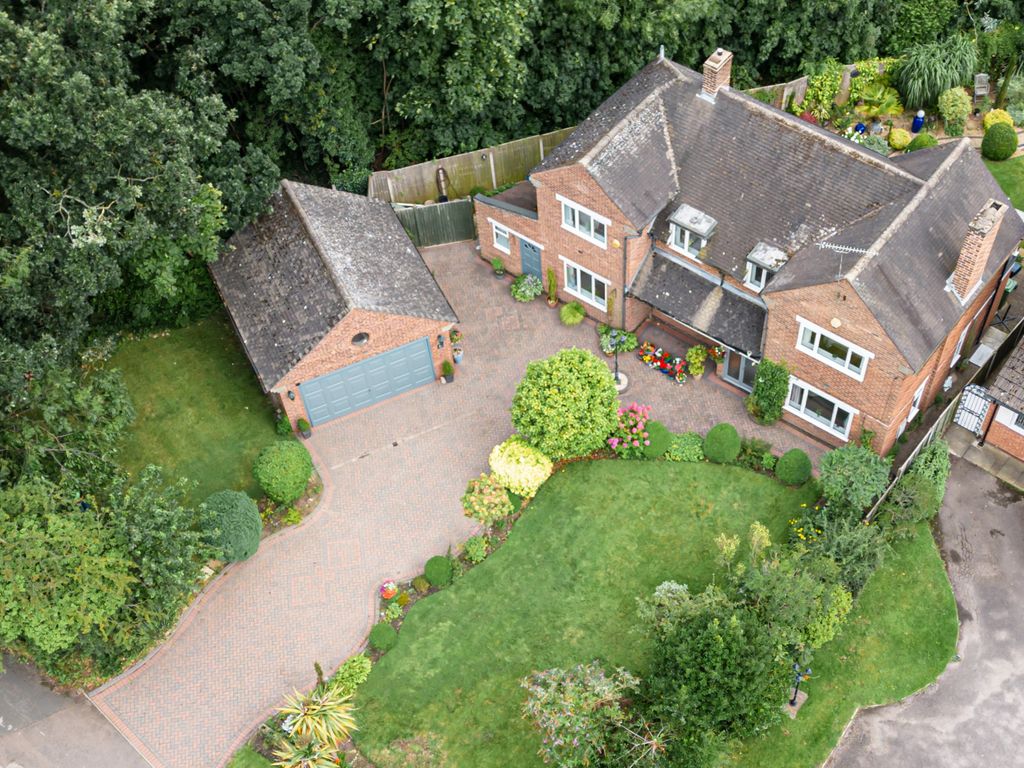 5 bed detached house for sale in Coton Lane, Tamworth B79, £650,000