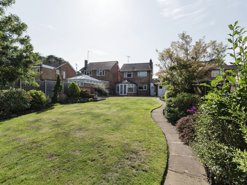 3 bed detached house for sale in Woodland Way, Stevenage, Hertfordshire SG2, £525,000