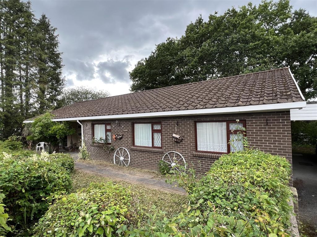 3 bed detached bungalow for sale in Heol Y Felin, Betws, Ammanford SA18, £350,000
