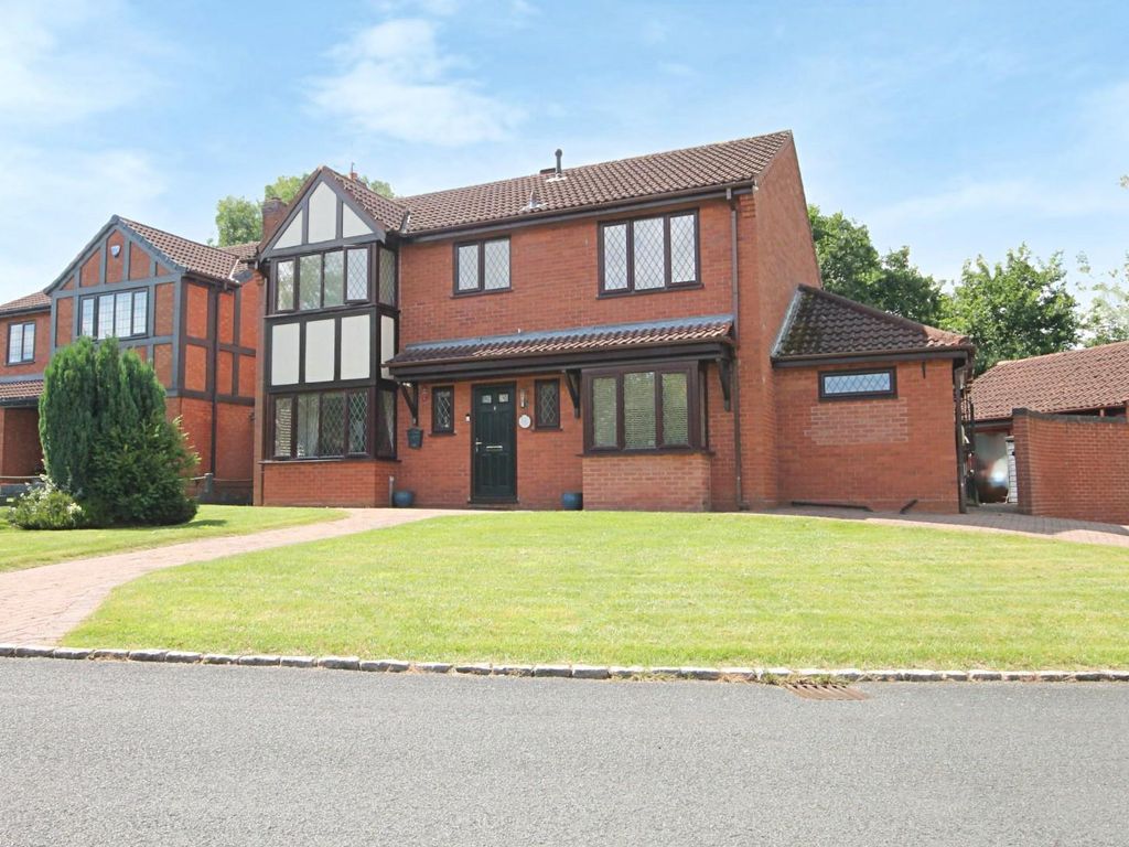 4 bed detached house for sale in Gleneagles, Tamworth B77, £525,000