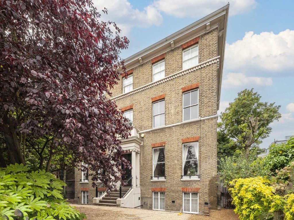 2 bed flat for sale in Elms Road, London SW4, £1,400,000