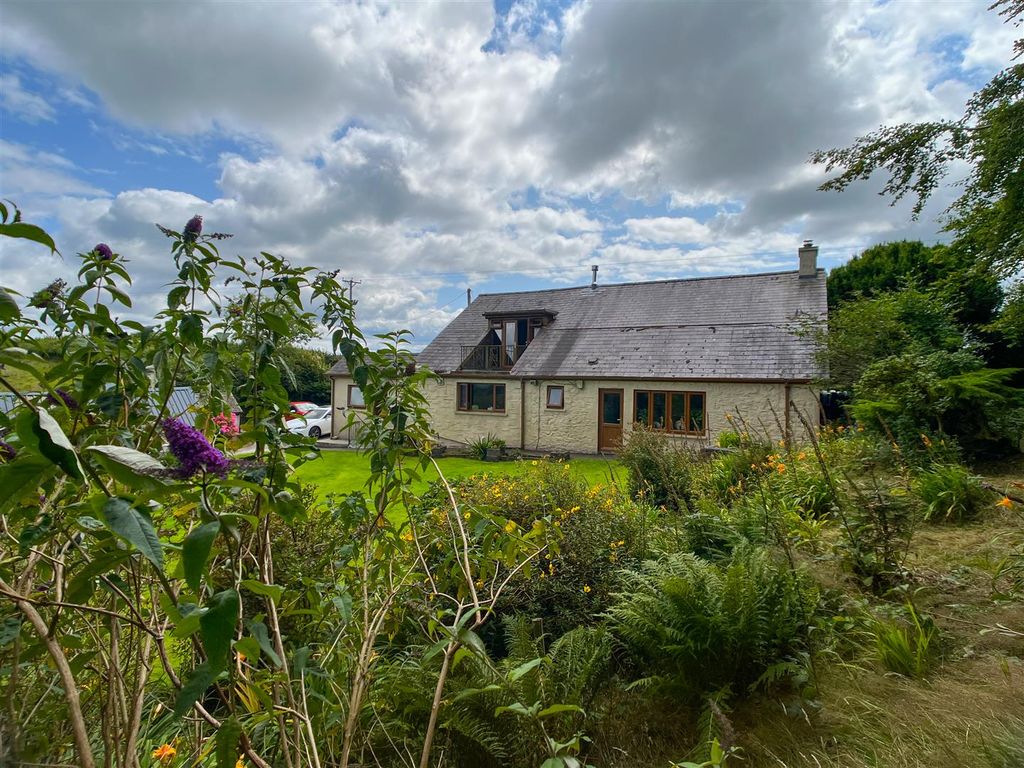 3 bed detached house for sale in Golden Grove, Carmarthen SA32, £550,000