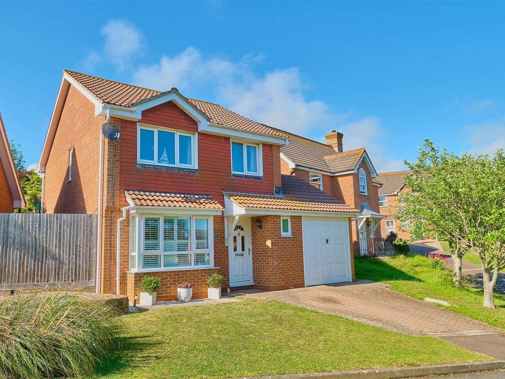 3 bed detached house for sale in Eleanor Close, Seaford BN25, £450,000