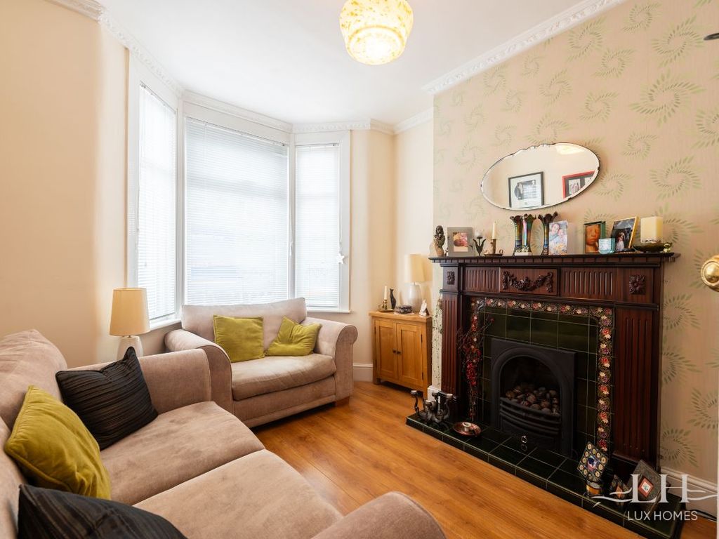 2 bed terraced house for sale in Ranelagh Road, London E6, £400,000
